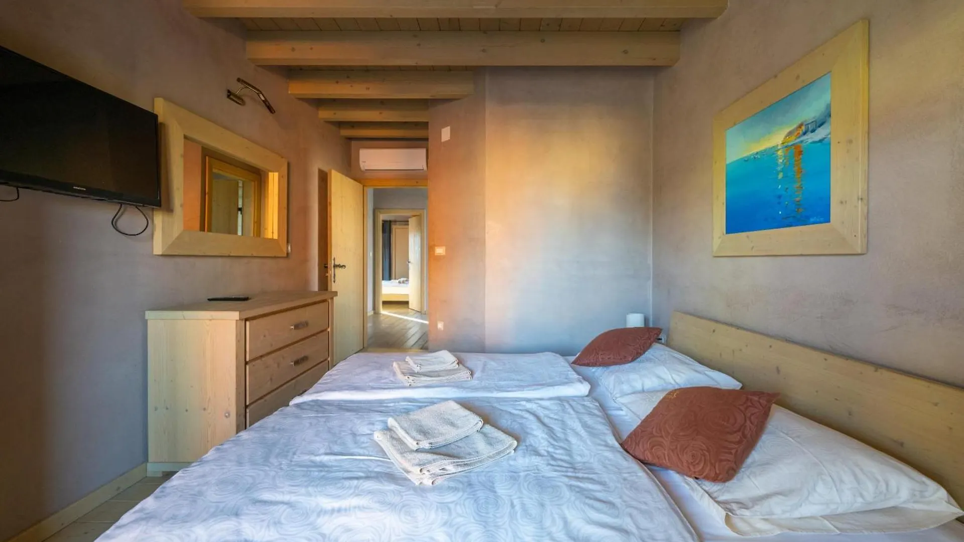 Villa Bellavista With 8 Bedrooms, Private Pool And Sauna Premantura Croácia